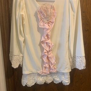 Doll cake vintage inspired girls size 10 dress Pom Pom lace sleeves, hem